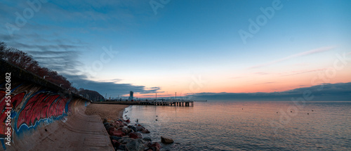 Fotografia, Obraz seaside boulevard in Gdynia view of the sea towers