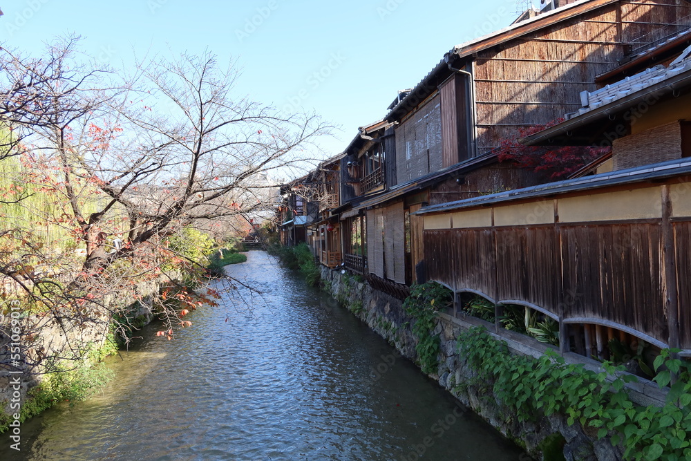 Japanese atmosphere at Gion in Kyoto : a scene of Japanese traditional houses at Gion in Kyoto City 京都における日本情緒:京都市にある祇園の日本伝統的家屋の風景 Japanese atmosphere at Gion in Kyoto : a scene of Japanese traditional houses at Gion in Kyoto City 京都における日本情緒:京都市にある祇園の日本伝統的家屋の風景