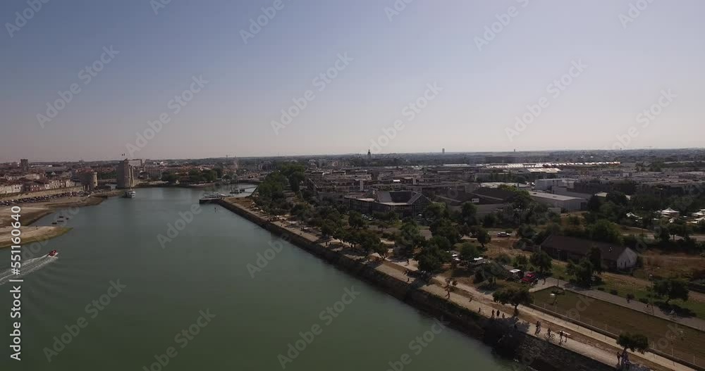 La Rochelle, entrée dans le port - Vue aérienne La Rochelle, entrée dans le port - Vue aérienne