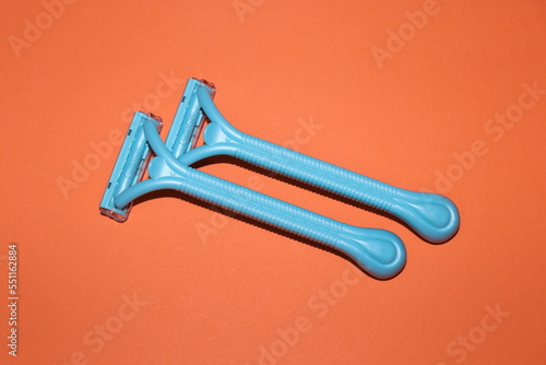blue razors of the brand 