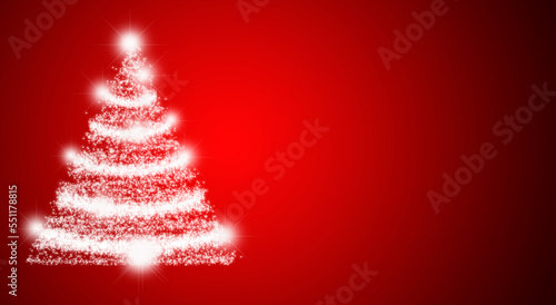 Fondo navideño rojo con árbol de navidad iluminado.