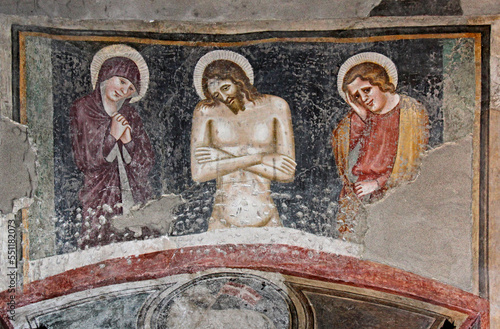 Tablou canvas Cristo sofferente tra Maria e San Giovanni Apostolo; affresco nella cappella di
