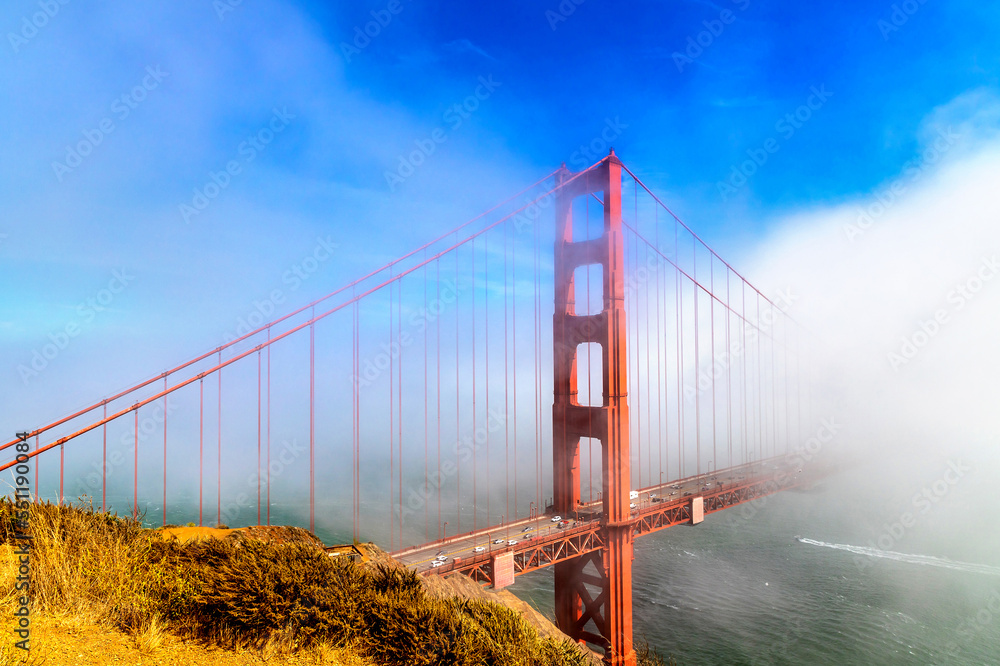 Fototapeta premium Golden Gate Bridge in San Francisco