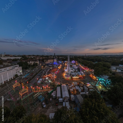 Romantische Abendstimmung über dem Augsburger Plärrer