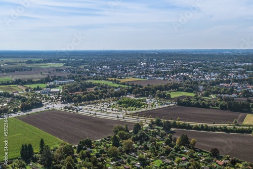 Ausblick auf den Park&Ride-Parkplatz und die Wendeschleife der Straßenbahn in Friedberg-West  © ARochau