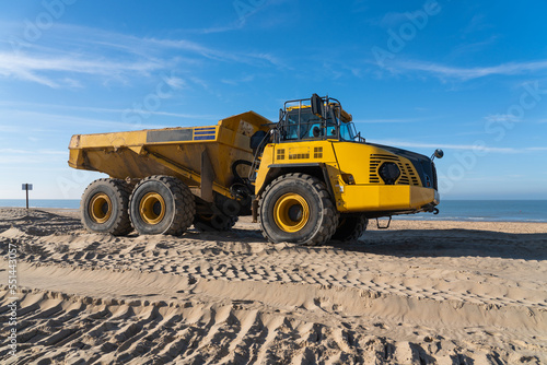 Tableau sur toile An articulated dumper