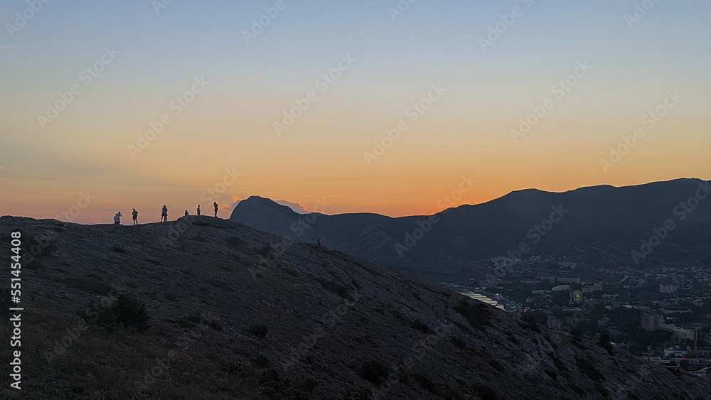 Naklejka premium sunset in the mountains