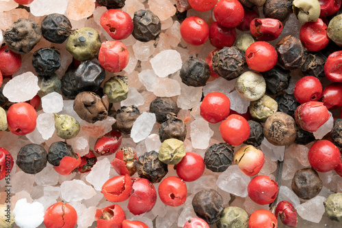 Salt and pepper grains, close up