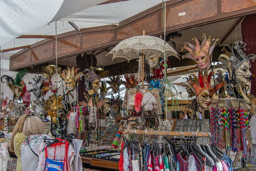 Marktstand mit Souveniers in Verona