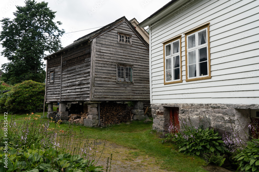 Historisches Dorf Agatunet am Hardangerfjord, Norwegen Historisches Dorf Agatunet am Hardangerfjord, Norwegen
