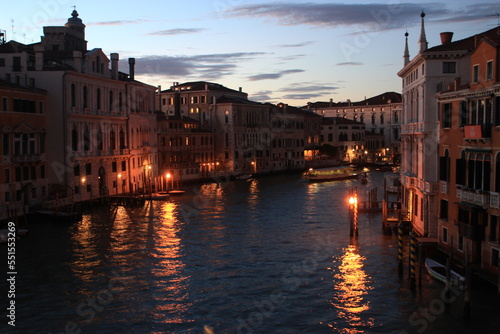 Vue nocturne du Grand canal du pont Accademia © Patrick Stoltz