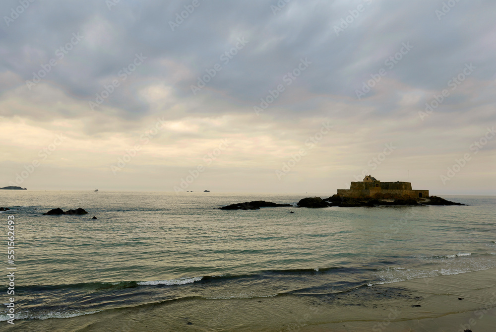 Cloudy sunset on Saint Malo (Brittany)
