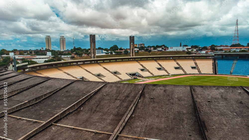 Fototapeta premium Estádio Futebol Esporte Corrida Atletismo Atlético Copa do Mundo Atleta Campo Grama Arquibancada Governador João Castelo Castelão Estádio Multiuso São Luís Maranhão Brasil Drone Aéreo Paisagem 
