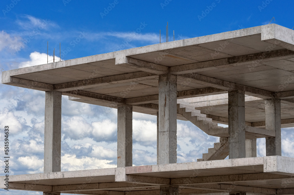 Obraz premium Construction of a multi-storey concrete monolithic building