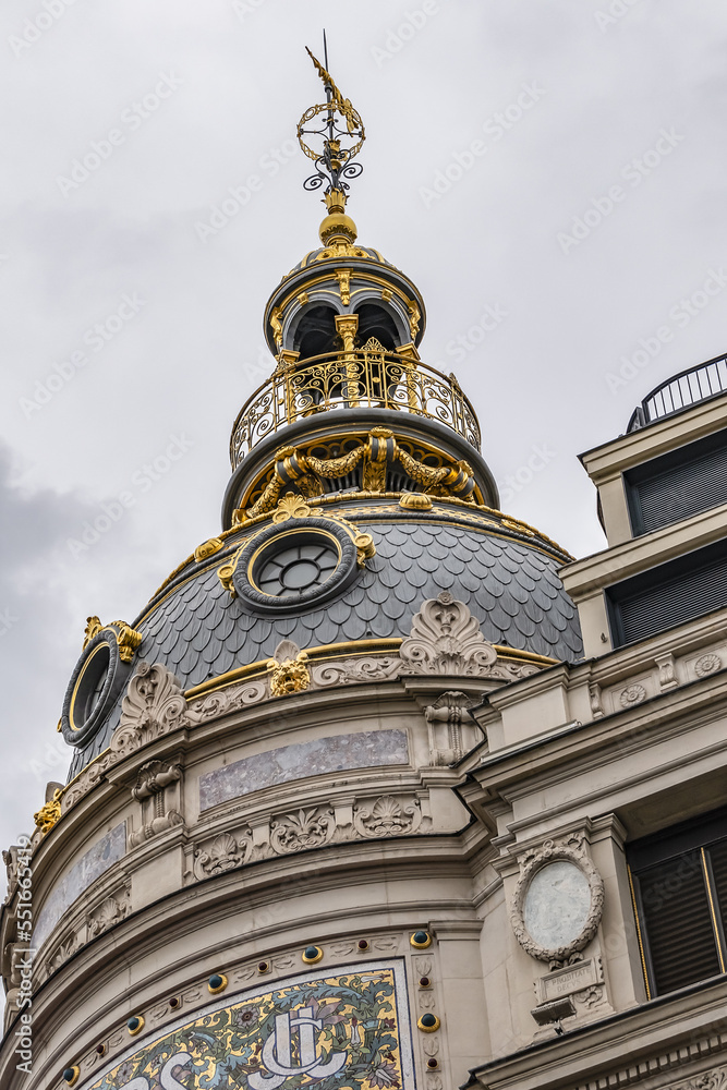 Paris Printemps Haussmann (founded in 1865) largest beauty Department