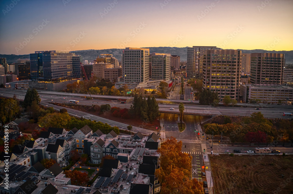 Aerial View of San Jose, California at Sunrise - obrazy, fototapety, plakaty 