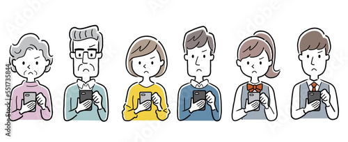 ベクターイラスト素材：スマホを使う人々、セット

