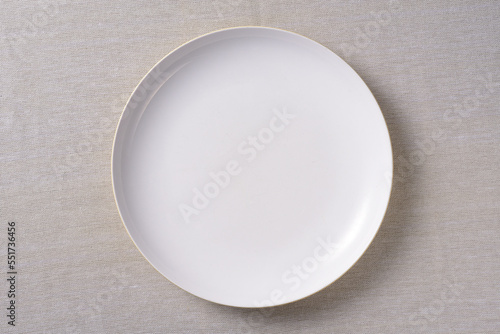 白い皿の背景素材