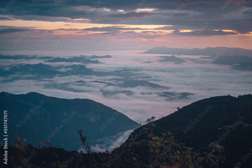 Fototapeta premium Mountains and scenery in the early morning