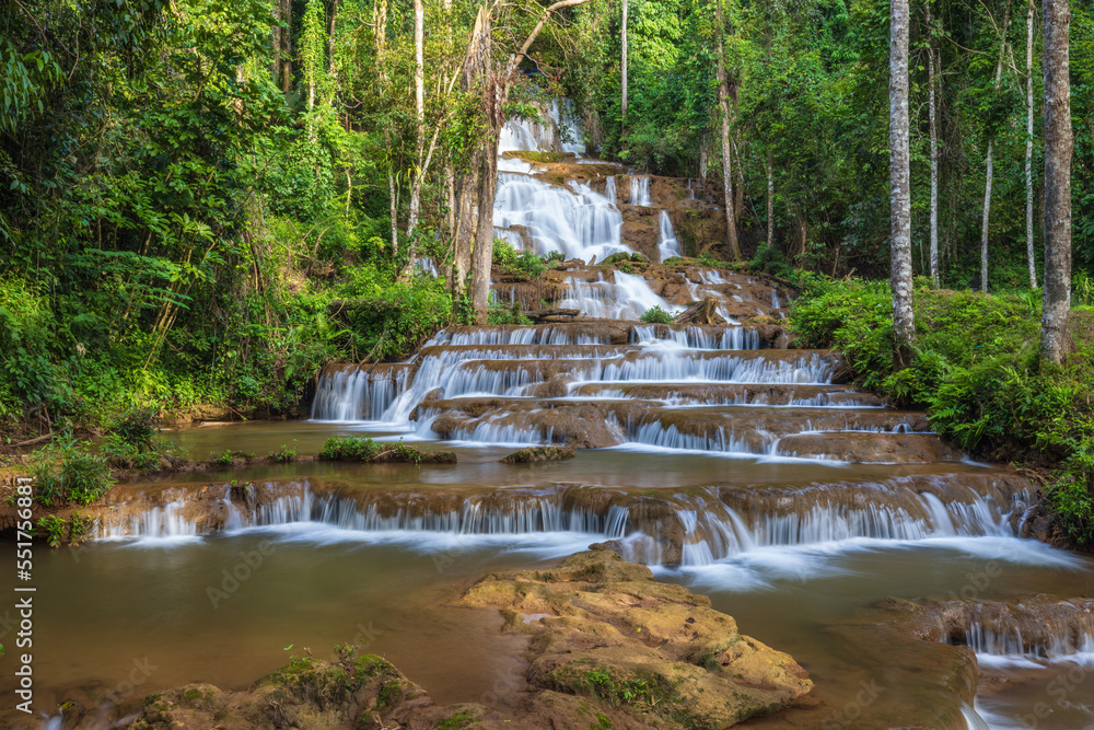 Fototapeta premium Pha Charoen Waterfall, Beautiful waterfall in tak province, ThaiLand.