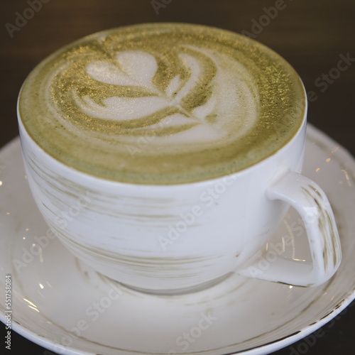 matcha latte (ID: 551758084)