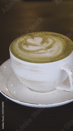 matcha latte (ID: 551758090)
