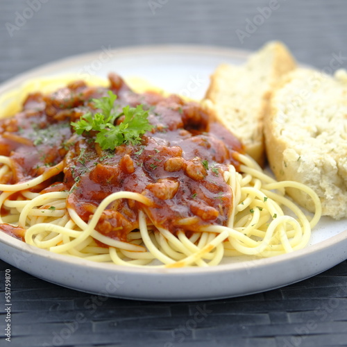 spaghetti with tomato sauce (ID: 551759870)