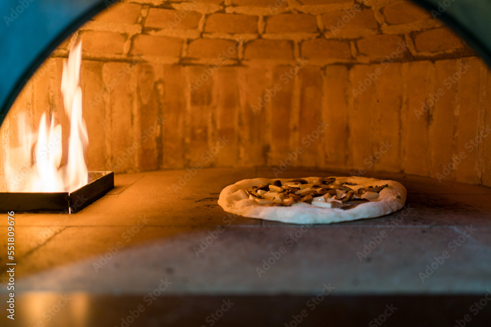 inside-the-oven-for-baking-neapolitan-pizza-in-a-gas-fired-classic