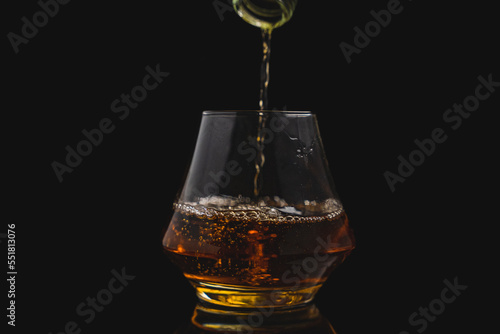 drink alcohol cocktail liquid splash bar disco night bar whisky, trinken, glas, getränk, flüssig, platsch