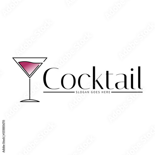 Cocktail logo design vector vintage. alcohol drink icon. cocktail glass vector retro design template