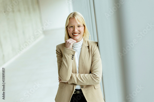 Business woman standing in ...
