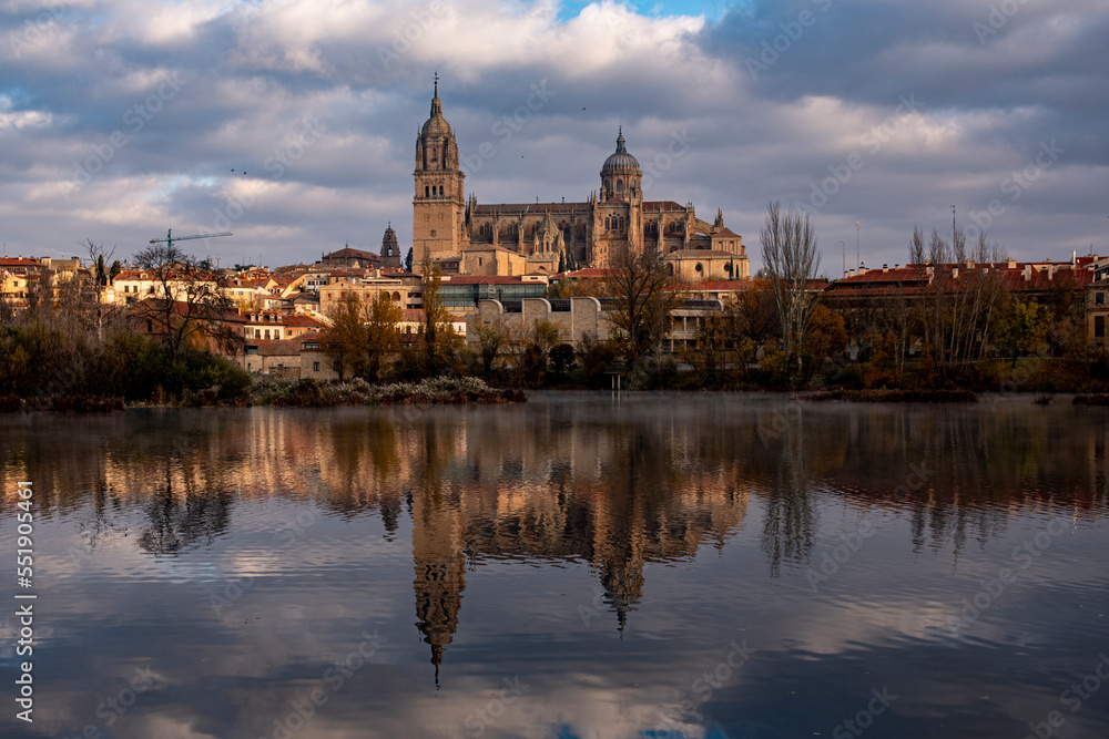 Catedral de Salamanca, río Tormes, Castilla y León, España