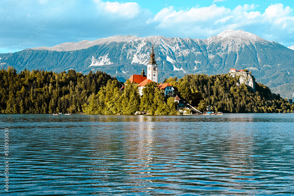 Obraz na płótnie Lake Bled and the mountains of Slovenia w salonie