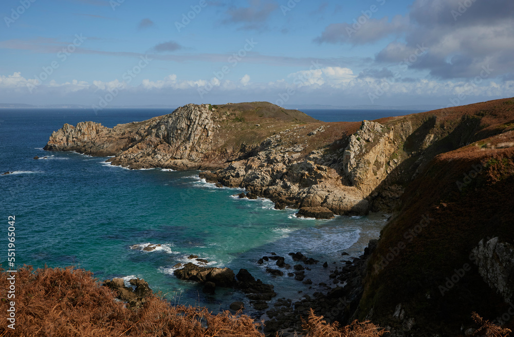 Littoral à la Pointe De Beuzec, GR34, Vue depuis le chemin pédestre de Beuzec jusqu'à la pointe du Raz Littoral à la Pointe De Beuzec, GR34, Vue depuis le chemin pédestre de Beuzec jusqu'à la pointe du Raz