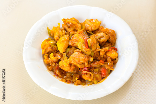 Sauteed chicken with carrots and peas ( Turkish ; Tavuk Sote )