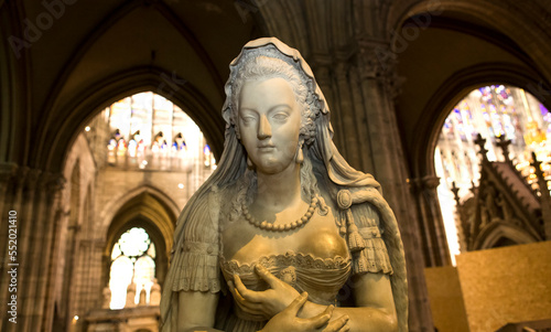 statue of queen Marie-antoinette in basilica of saint-denis, France