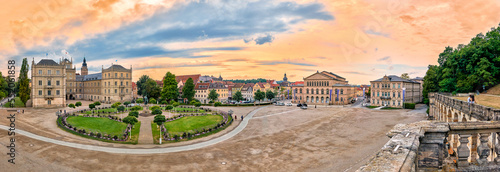 Panorama des Coburger Schlossplatzes in der Abenddämmerung photo