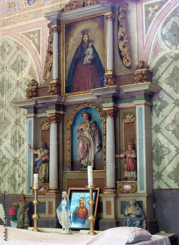 Altar in the parish church of St. Catherine of Alexandria in Ribnicki Kunic, Croatia