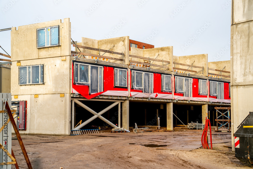 Obraz premium Construction of a prefab apartment buiding in the Netherlands 