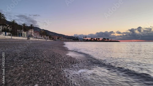 Wallpaper Mural matin calme sur une plage en galet sur la Côte d'Azur - France Torontodigital.ca