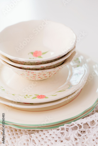 Porcelain plates and bowl