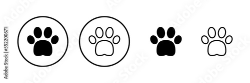 Paw icon vector illustration. paw print sign and symbol. dog or cat paw
