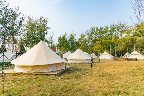 The many tents at the campsite © 大 李