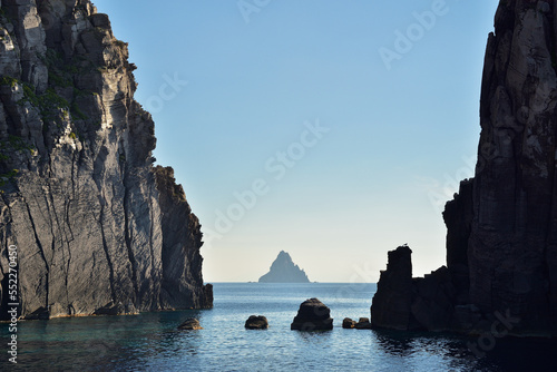 Lavafelsen im Meer | Äolische Inseln