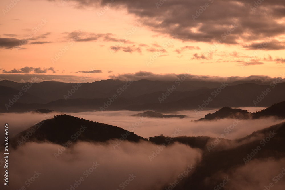 Fototapeta premium sunset in the mountains