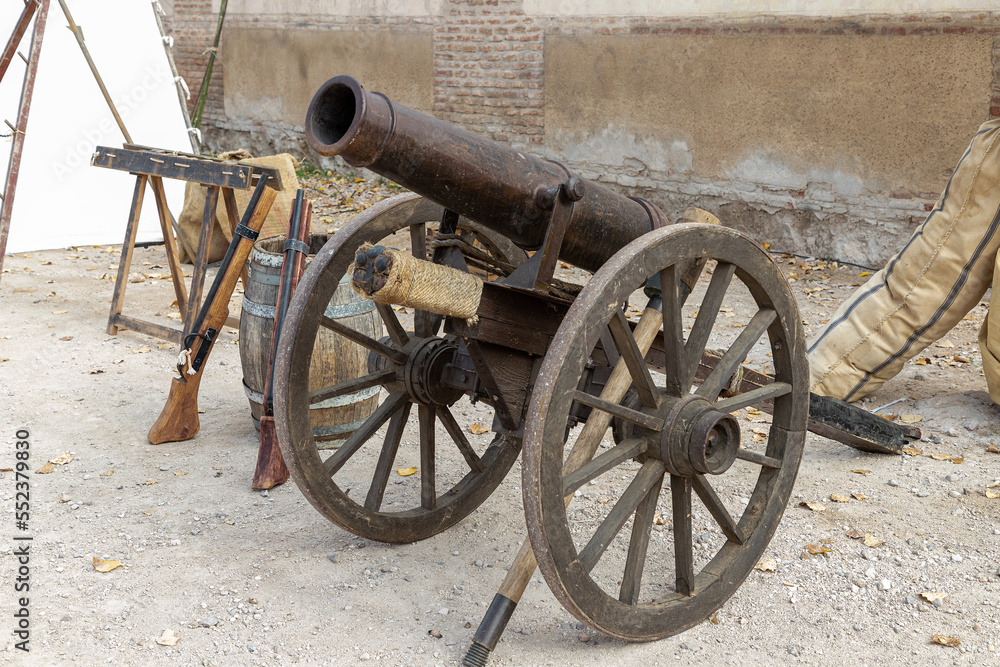 old cannon used by the Spanish army in the 16th century