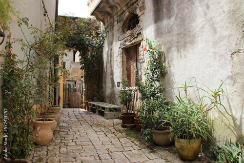 Fototapeta Naklejka Na Ścianę i Meble -  alley and houses in ragusa in sicily in italy 
