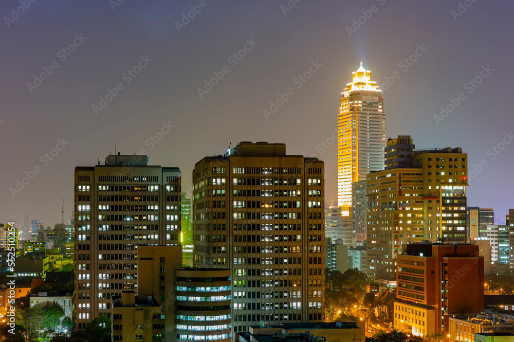 Naklejka premium Twilight high angle view of the Taipei cityscape