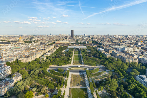 Canvas Print Champ de Mars park in Paris, France