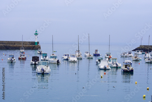 Tableau sur toile bateaux et voilier au port de saint quay portrieux - côte d'armor